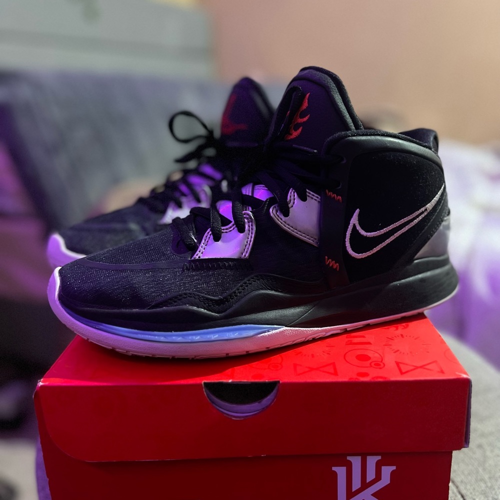 kyrie infinity multi color noir blanc couleur Badketball Mens 7.5 WMNS 9 shoes